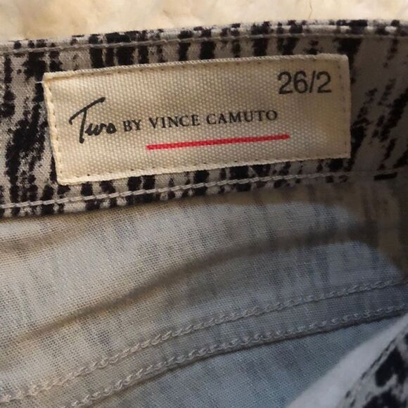 Vince Camuto Gray and black printed jeans. Size 2 - Picture 5 of 9